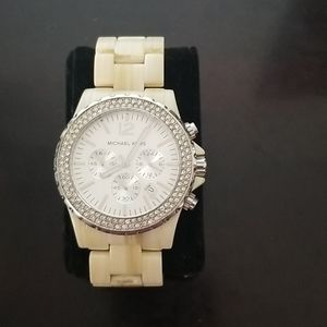 💝 Michael Kors watch